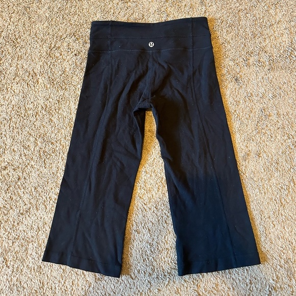 Lululemon Groove Crop Black Size 2 Women’s Stretch Stitching Yoga Leggings Run - Picture 4 of 9